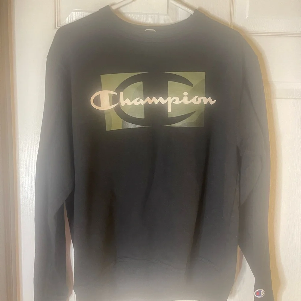 Champion Men's Black and Camo Crew Sweatshirt - Picture 5 of 5
